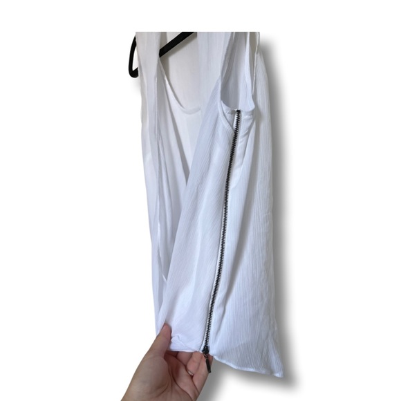 Banana Republic sleeveless top - Picture 4 of 4